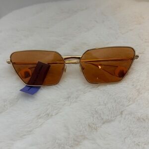 NWT AUTHENTIC GUCCI SUNGLASSES